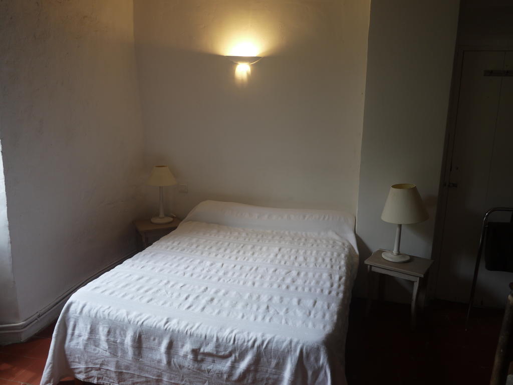 Auberge Des Seguins Buoux Cameră foto
