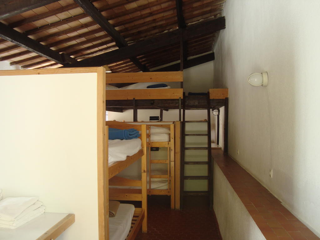 Auberge Des Seguins Buoux Cameră foto