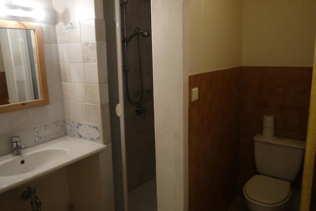 Auberge Des Seguins Buoux Cameră foto