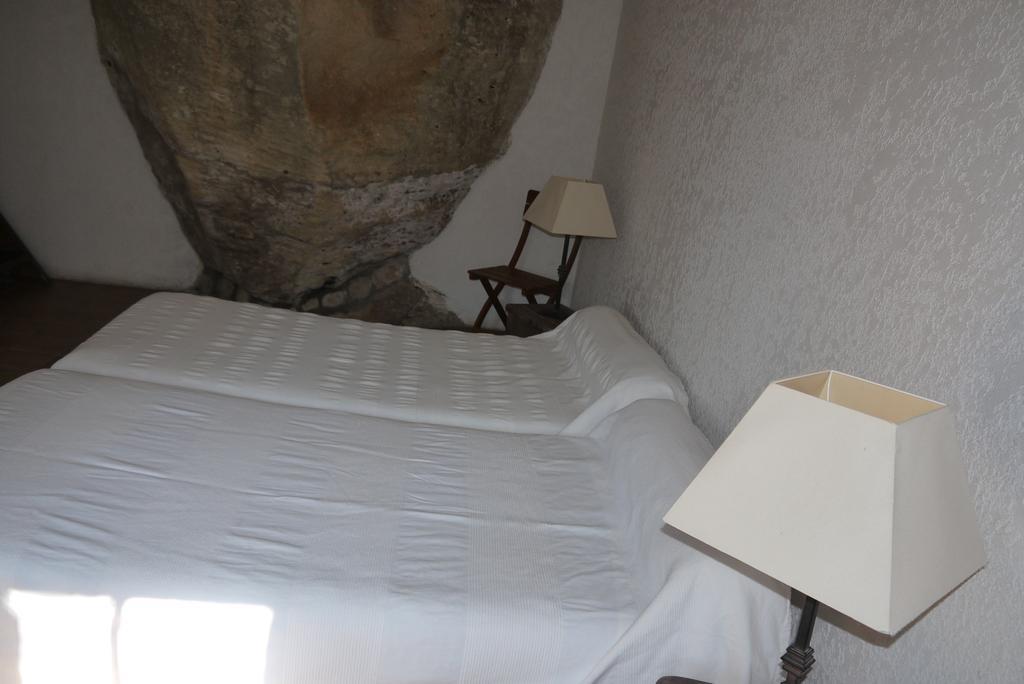 Auberge Des Seguins Buoux Cameră foto
