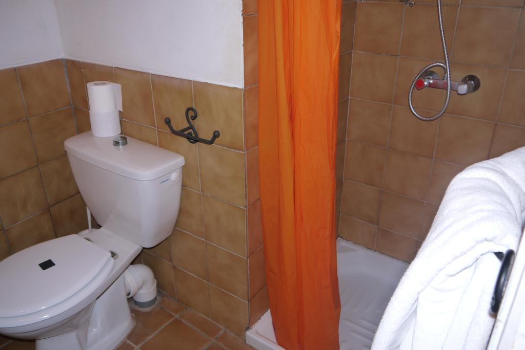Auberge Des Seguins Buoux Cameră foto