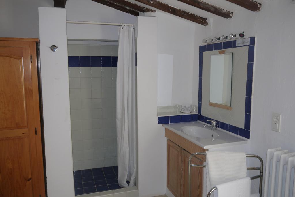 Auberge Des Seguins Buoux Cameră foto