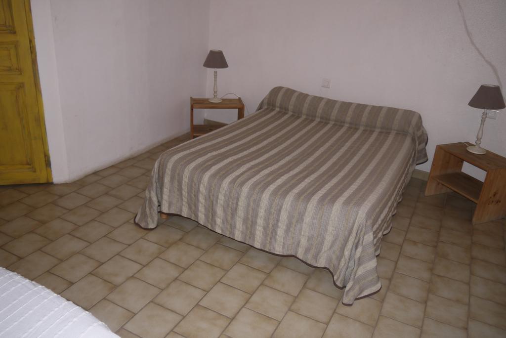 Auberge Des Seguins Buoux Cameră foto