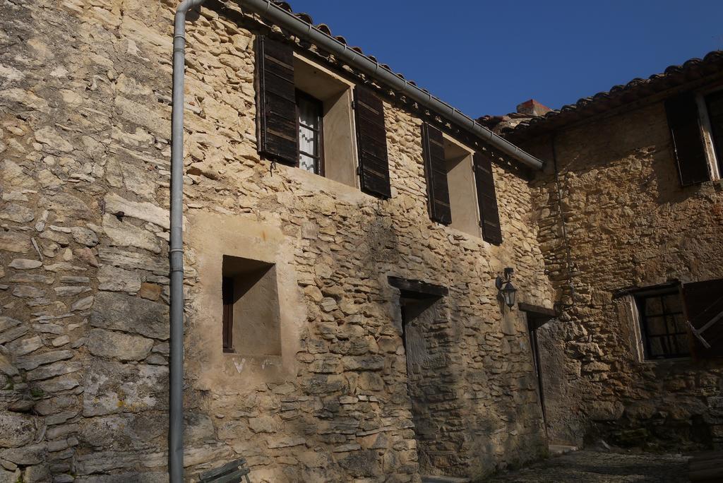 Auberge Des Seguins Buoux Exterior foto