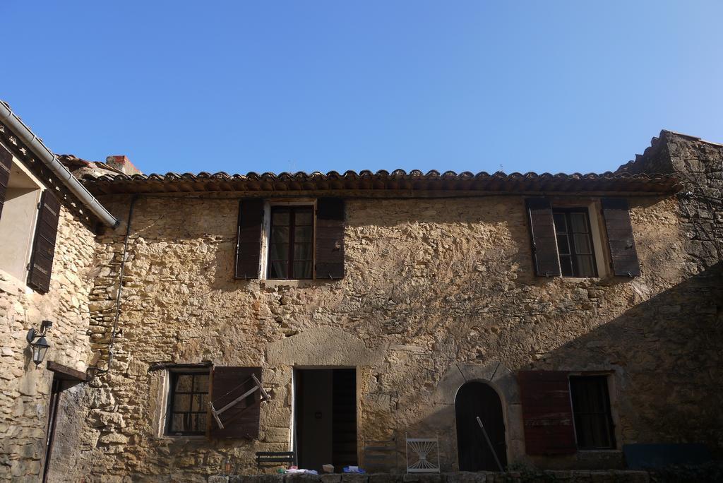 Auberge Des Seguins Buoux Exterior foto