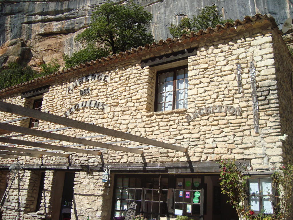 Auberge Des Seguins Buoux Exterior foto