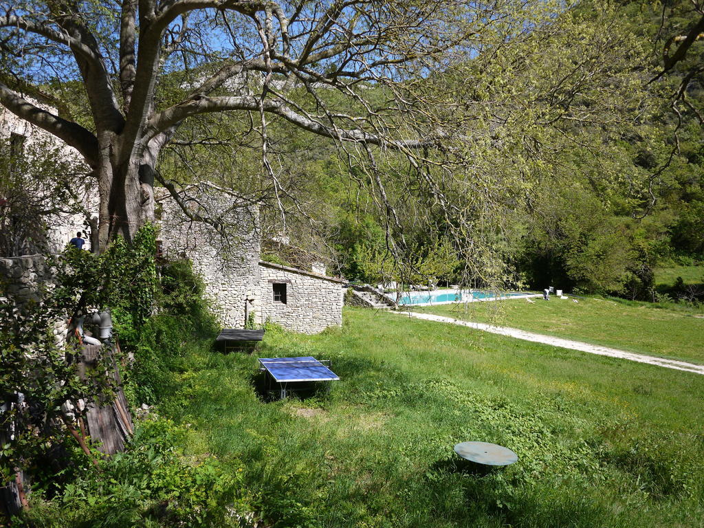 Auberge Des Seguins Buoux Exterior foto